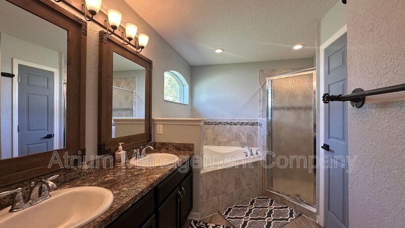 Bright & Modern 3-Bed Home with Washer & Dryer – Available Now property image