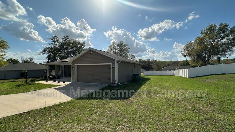 Bright & Modern 3-Bed Home with Washer & Dryer – Available Now property image