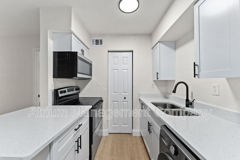 Fully Renovated 1-Bedroom, 1-Bathroom Apartment – Move-In Ready! 1 MONTH FREE RENT property image