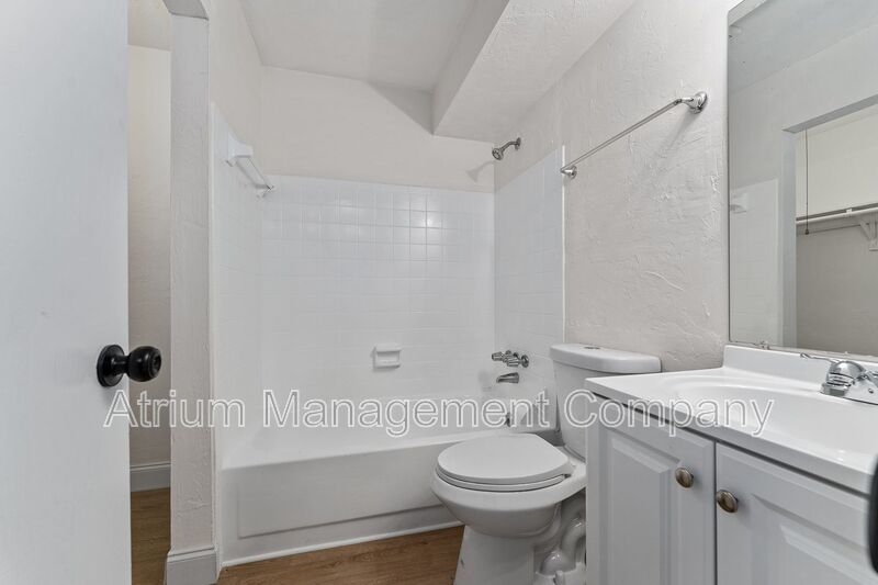 Fully Renovated 1-Bedroom, 1-Bathroom Apartment – Move-In Ready! 1 MONTH FREE RENT property image