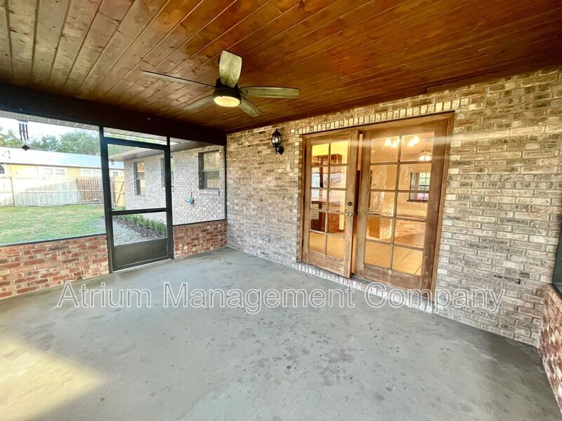 Move-In Ready! 2 Bedroom Home with No HOA + Fenced Yard property image