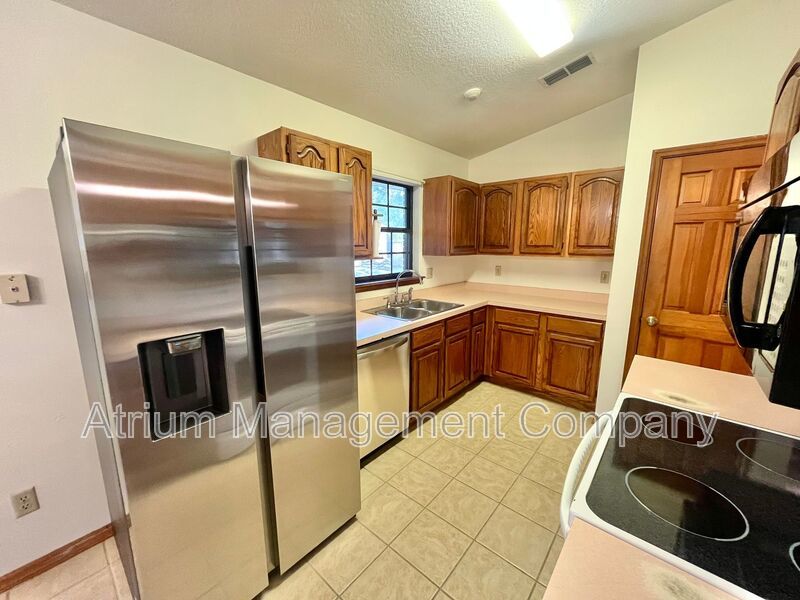 Move-In Ready! 2 Bedroom Home with No HOA + Fenced Yard property image