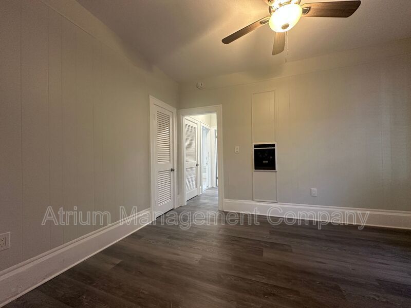 Fully Renovated One bedroom One bath - Stainless steel appliances and granite Countertops! Available Now property image
