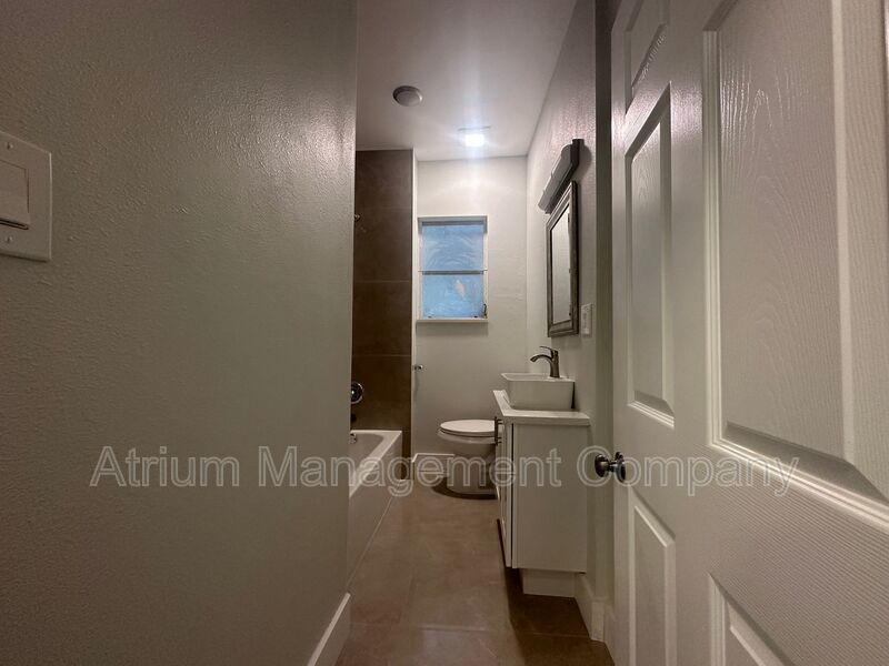 Fully Renovated One bedroom One bath - Stainless steel appliances and granite Countertops! Available Now property image