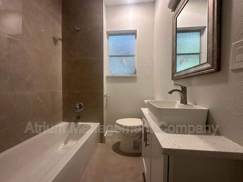 Fully Renovated One bedroom One bath - Stainless steel appliances and granite Countertops! Available Now property image