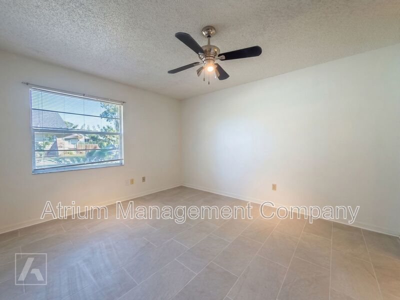 Beautifully Renovated 2-Bedroom Duplex in Orlando’s Curry Ford District property image