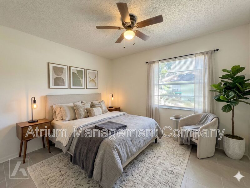 Beautifully Renovated 2-Bedroom Duplex in Orlando’s Curry Ford District property image