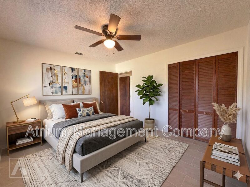 Beautifully Renovated 2-Bedroom Duplex in Orlando’s Curry Ford District property image