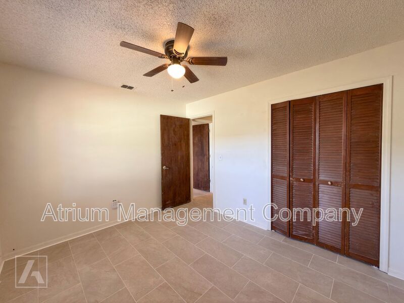 Beautifully Renovated 2-Bedroom Duplex in Orlando’s Curry Ford District property image