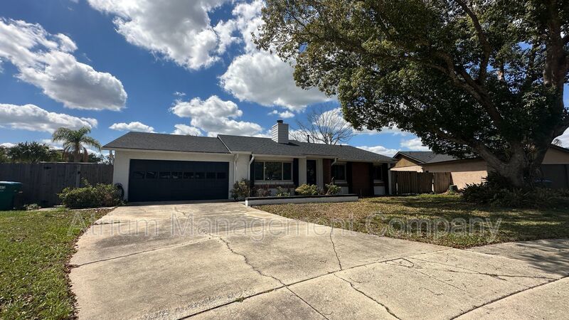 Charming Lakeside Living in Longwood property image