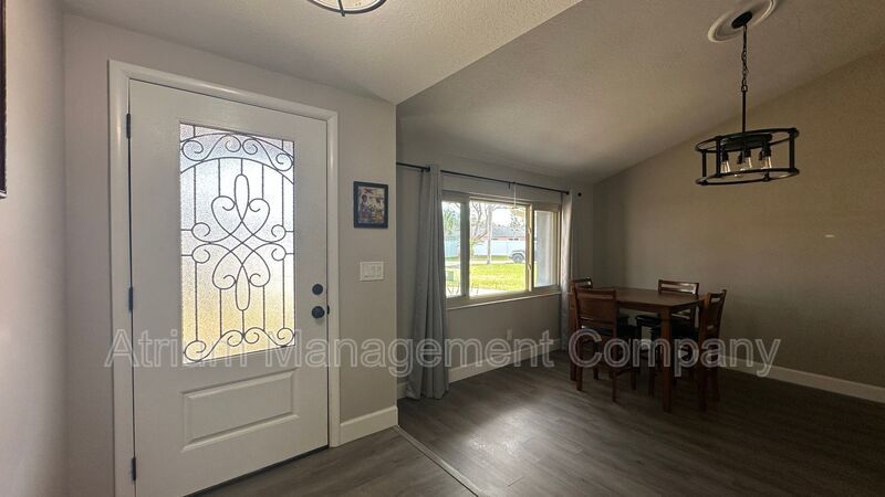 Charming Lakeside Living in Longwood property image