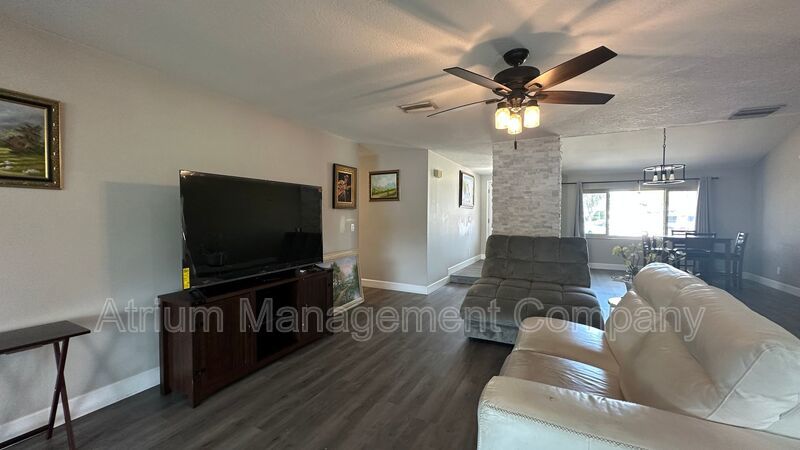 Charming Lakeside Living in Longwood property image