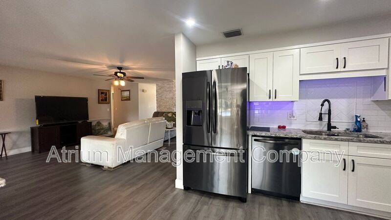 Charming Lakeside Living in Longwood property image