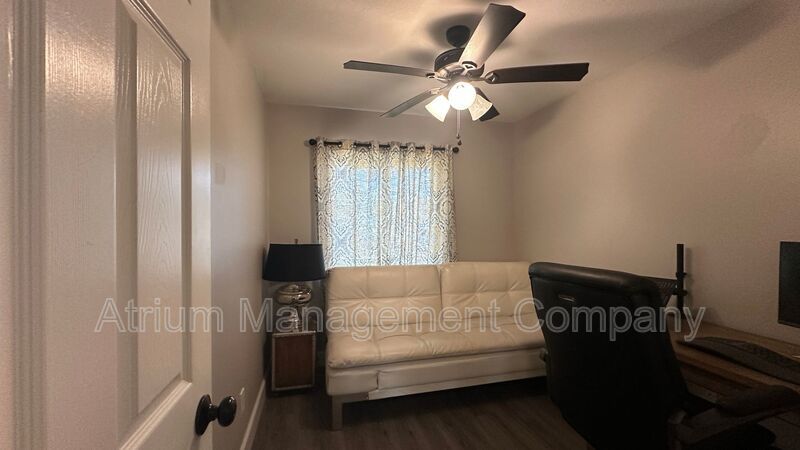 Charming Lakeside Living in Longwood property image