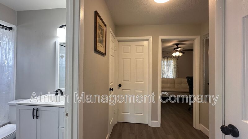 Charming Lakeside Living in Longwood property image