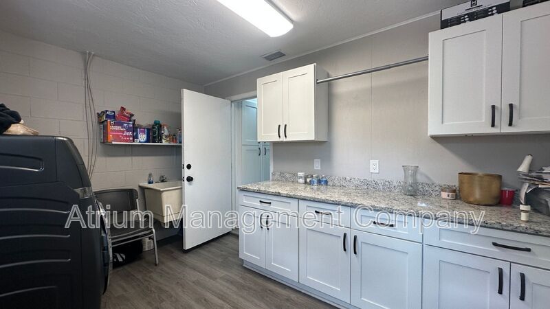 Charming Lakeside Living in Longwood property image