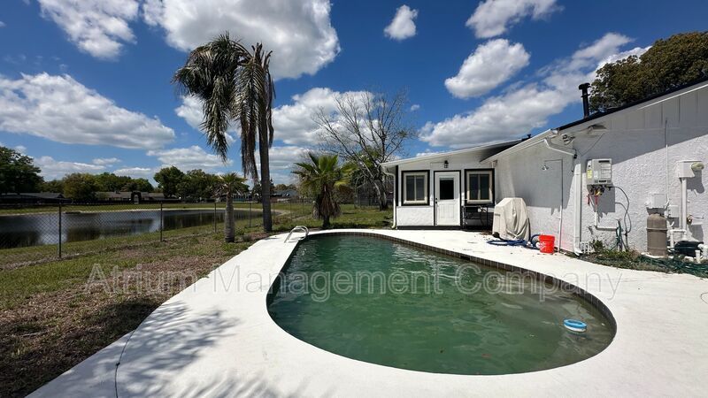 Charming Lakeside Living in Longwood property image