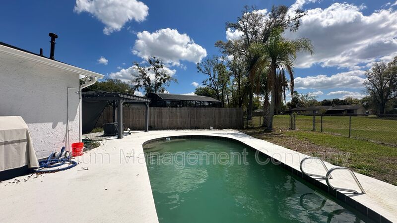 Charming Lakeside Living in Longwood property image