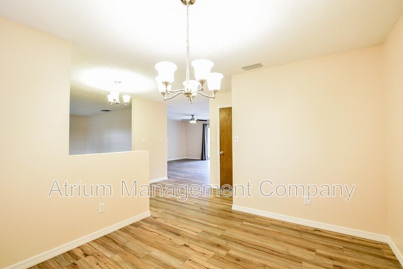 Exquisite 4 Bedroom 2.5 Bathroom Home for Rent in Maitland, FL! property image