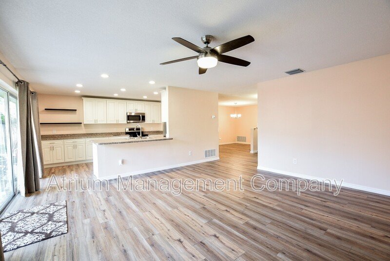 Exquisite 4 Bedroom 2.5 Bathroom Home for Rent in Maitland, FL! property image