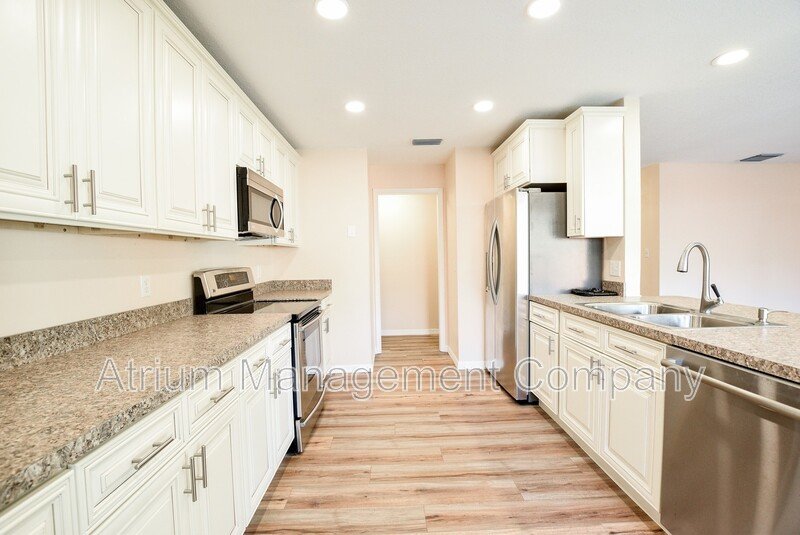 Exquisite 4 Bedroom 2.5 Bathroom Home for Rent in Maitland, FL! property image