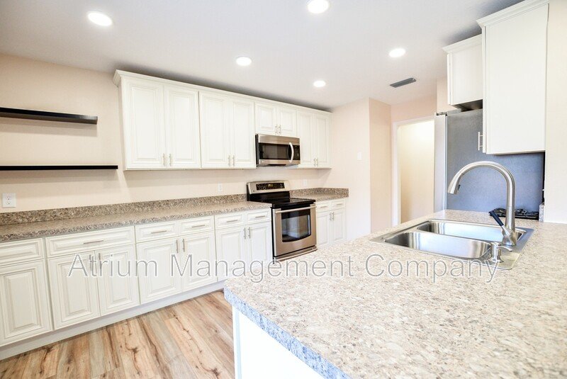 Exquisite 4 Bedroom 2.5 Bathroom Home for Rent in Maitland, FL! property image