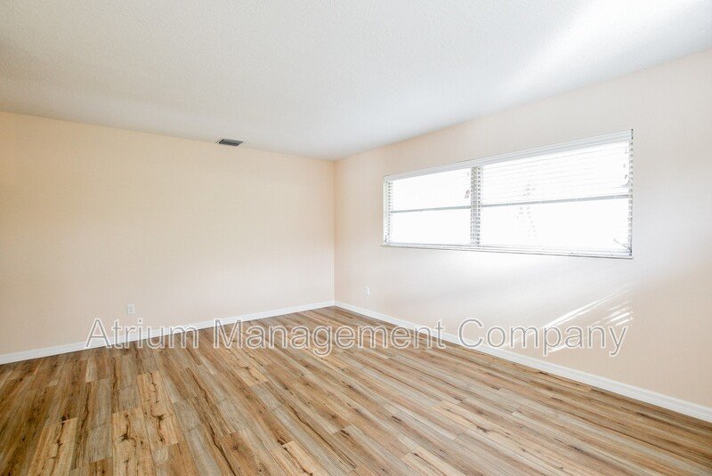 Exquisite 4 Bedroom 2.5 Bathroom Home for Rent in Maitland, FL! property image