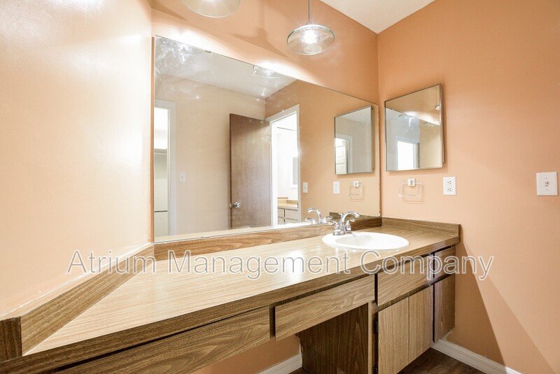 Exquisite 4 Bedroom 2.5 Bathroom Home for Rent in Maitland, FL! property image