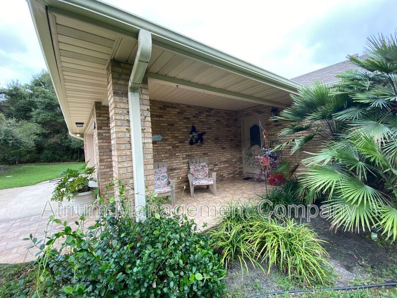 Amazing 3 Bedroom 2 Bath Orlandia Heights Pool Home! property image